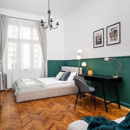 Classy Old Town Apartment - By Upstairs Krakow Luaran gambar
